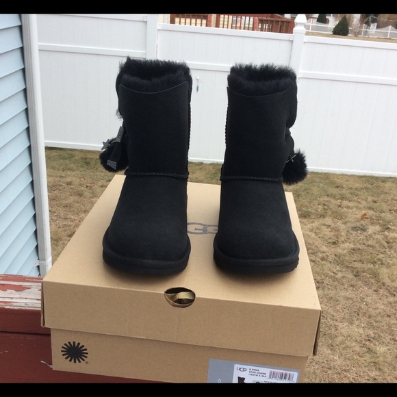 UGG IRINA STAR CHARM - Picture 3 of 8